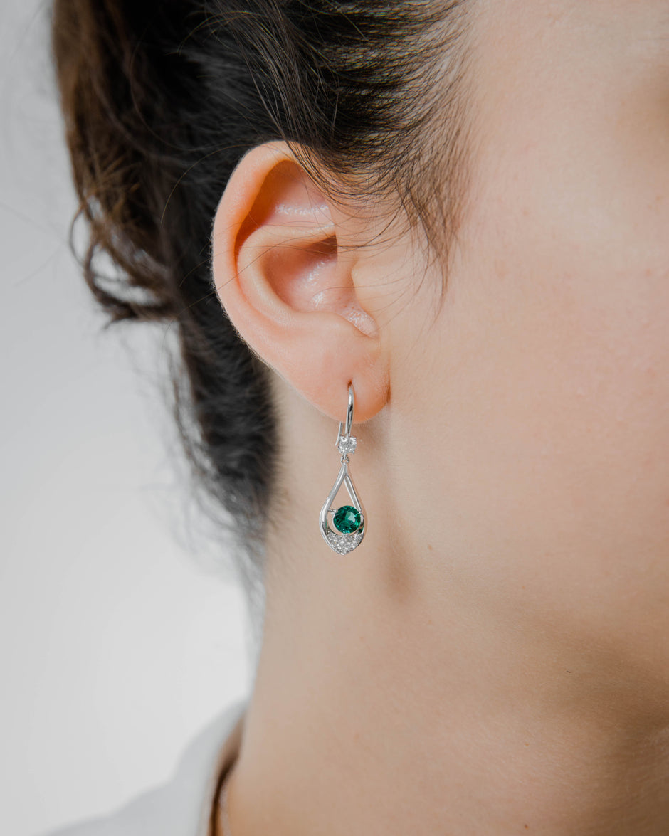 Boucles d’oreilles Mira pendantes Emeraude de synthèse et Moissanites Argent Massif Rhodié