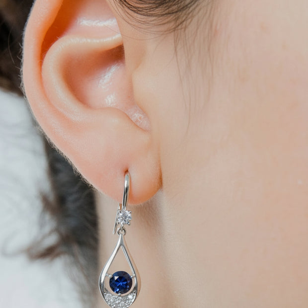 Boucles d’oreilles Mira pendantes Saphir de synthèse et Moissanites Argent Massif Rhodié