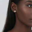 Boucles d'oreilles puces Fleur argent massif doré à l'or fin et moissanites