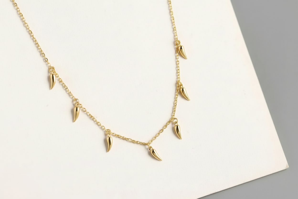 Collier minimaliste ras le cou piment argent massif doré