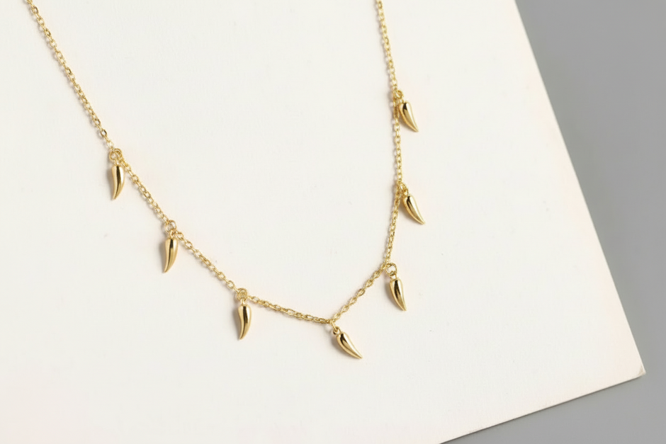 Collier minimaliste ras le cou piment argent massif doré